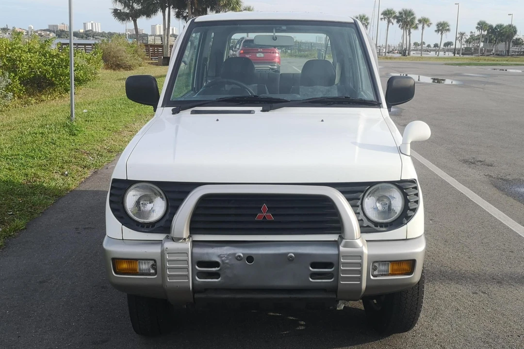 1996 Mitsubishi Pajero/Montero - Image 2 of 31