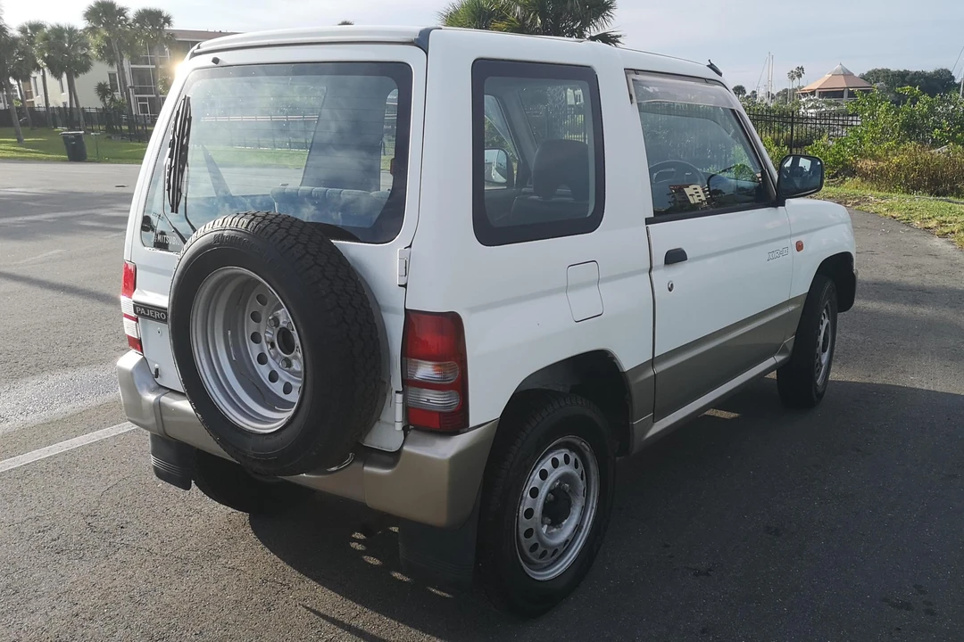 1996 Mitsubishi Pajero/Montero - Image 4 of 31