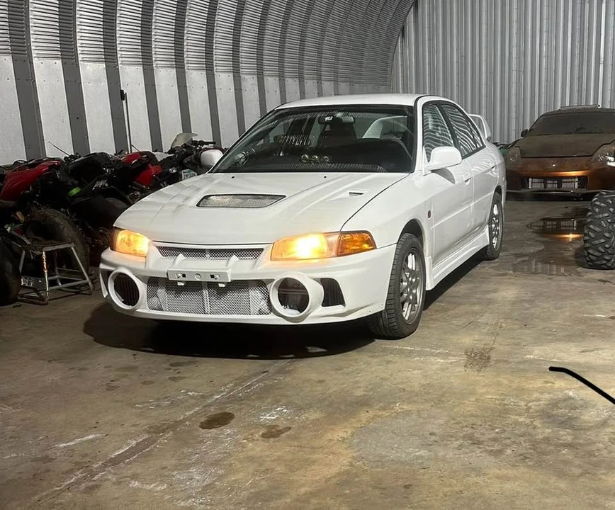 1996 Mitsubishi Lancer Evolution IV 6th Gen - Image 4 of 17