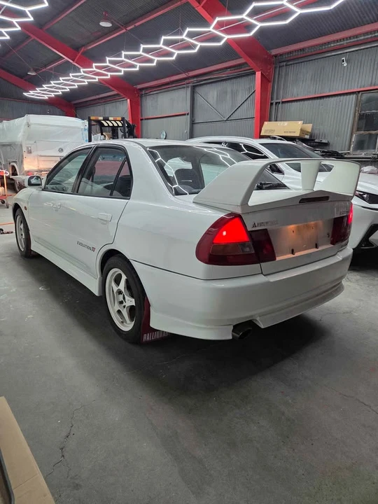 1996 Mitsubishi Lancer - Image 4 of 6
