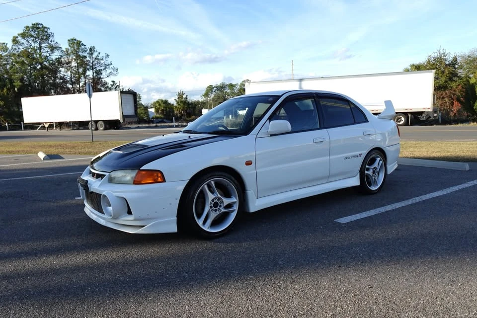 1996 Mitsubishi Lancer Evolution IV 6th Gen - Image 13 of 18