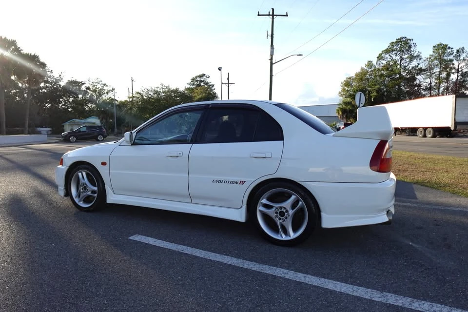 1996 Mitsubishi Lancer Evolution IV 6th Gen - Image 11 of 18