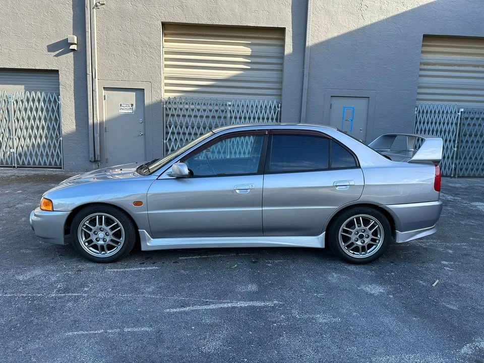 1996 Mitsubishi Lancer Evolution IV 6th Gen - Image 17 of 20