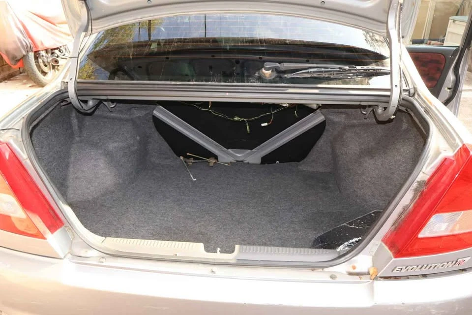1996 Mitsubishi Lancer Evolution IV 6th Gen - Image 5 of 19