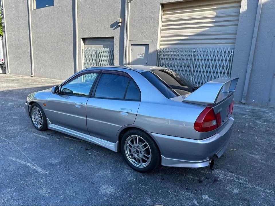 1996 Mitsubishi Lancer Evolution IV 6th Gen - Image 4 of 20