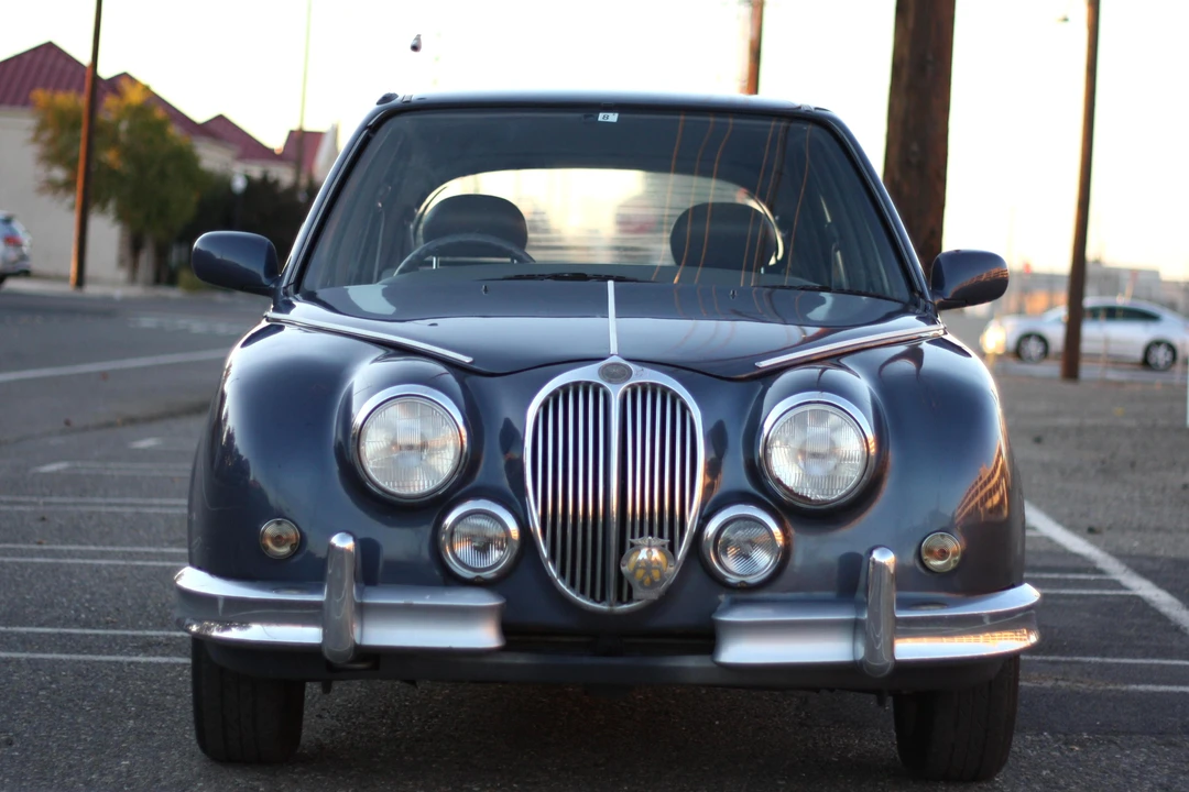 1996 Mitsuoka - Image 2 of 8