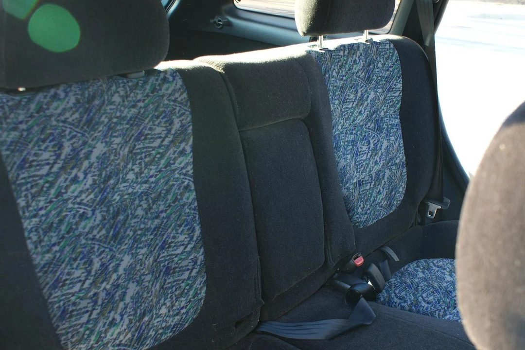 1996 Nissan Avenir 1st Gen - Image 8 of 10