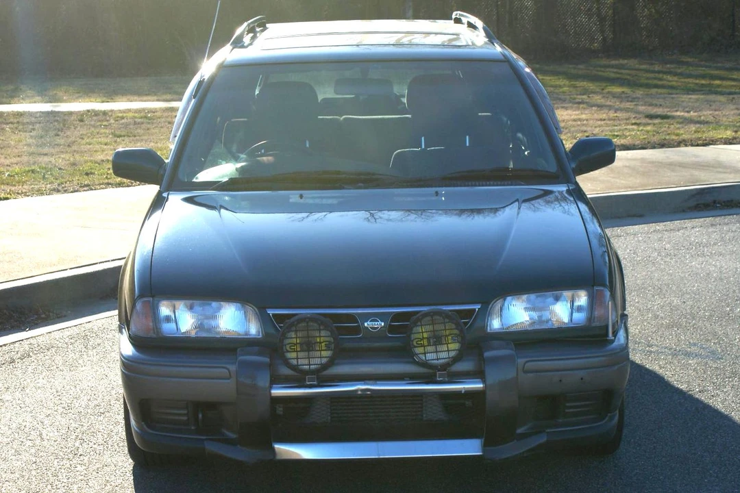 1996 Nissan Avenir 1st Gen - Image 2 of 10