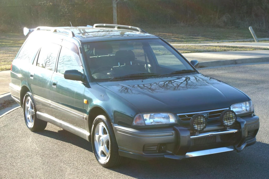 1996 Nissan Avenir 1st Gen - Image 3 of 10