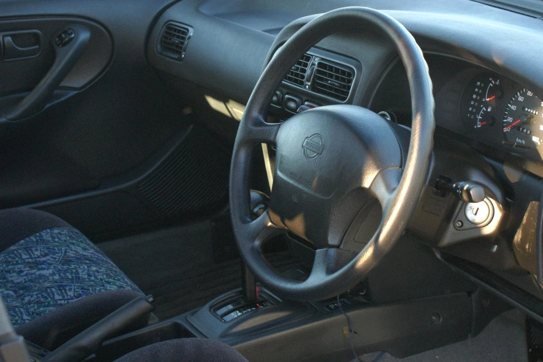 1996 Nissan Avenir 1st Gen - Image 6 of 10