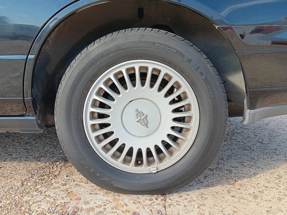 1996 Nissan Cedric 8th Gen - Image 27 of 31