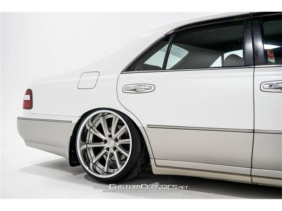 1996 Nissan Cima 3rd Gen - Image 11 of 31