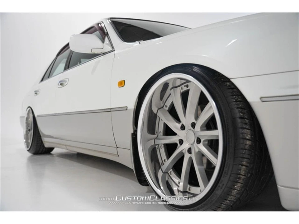 1996 Nissan Cima 3rd Gen - Image 14 of 31