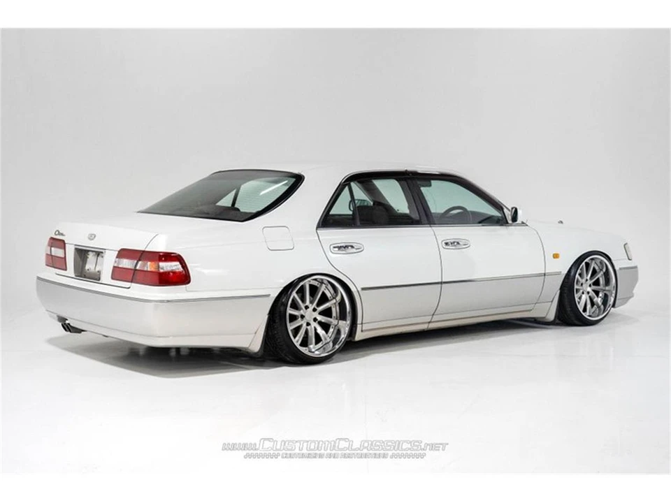 1996 Nissan Cima 3rd Gen - Image 25 of 31