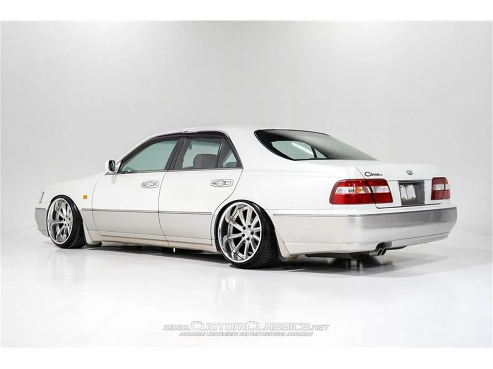 1996 Nissan Cima 3rd Gen - Image 8 of 31