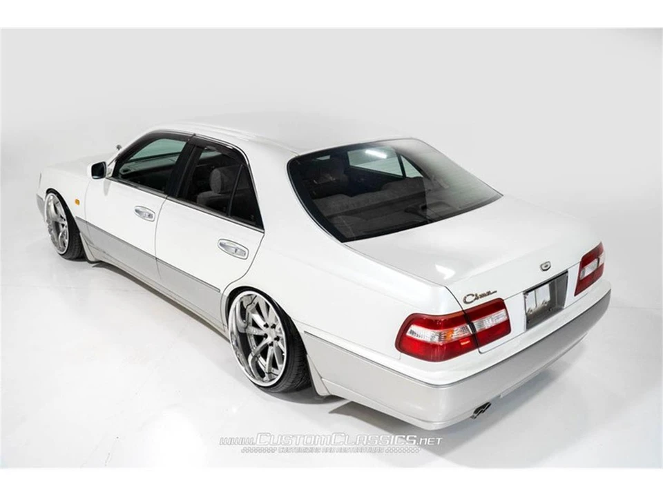 1996 Nissan Cima 3rd Gen - Image 24 of 31