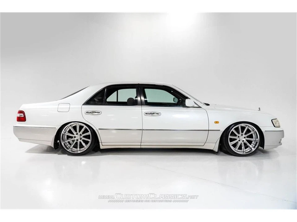 1996 Nissan Cima 3rd Gen - Image 4 of 31