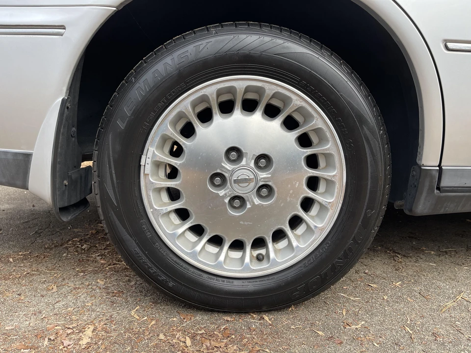 1996 Nissan Cima 3rd Gen - Image 10 of 15