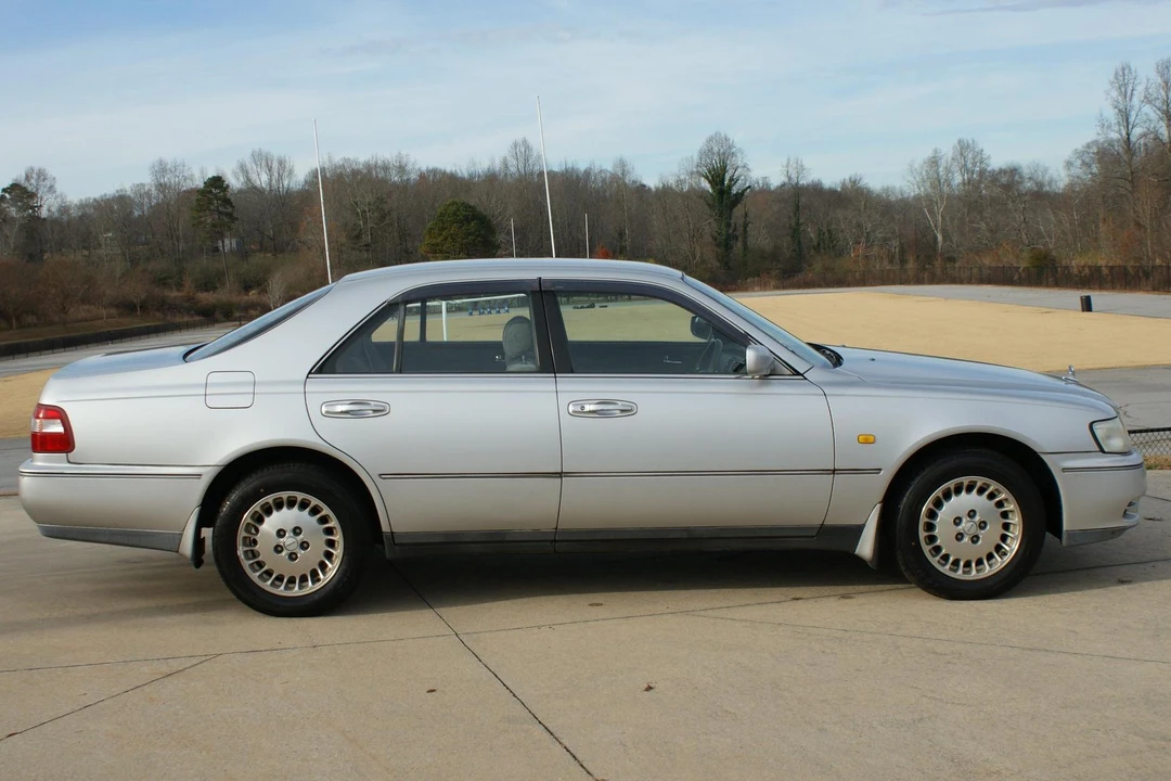 1996 Nissan Cima 3rd Gen - Image 6 of 15