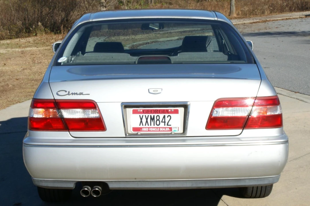 1996 Nissan Cima 3rd Gen - Image 5 of 15