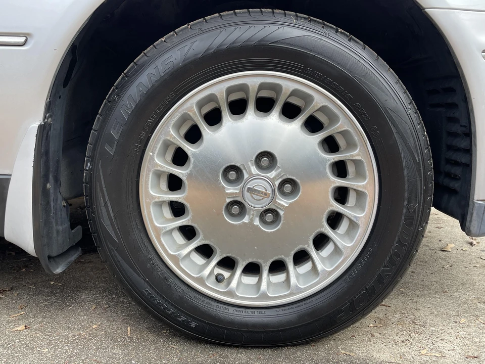 1996 Nissan Cima 3rd Gen - Image 11 of 15
