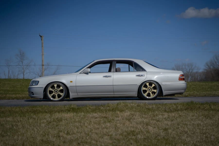 1996 Nissan Cima - Image 2 of 7