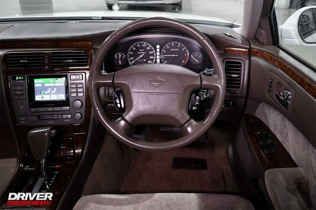1996 Nissan Cima 3rd Gen - Image 3 of 27