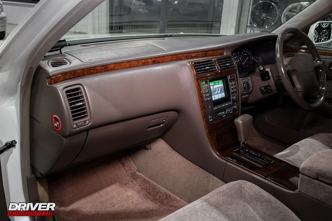 1996 Nissan Cima 3rd Gen - Image 13 of 27