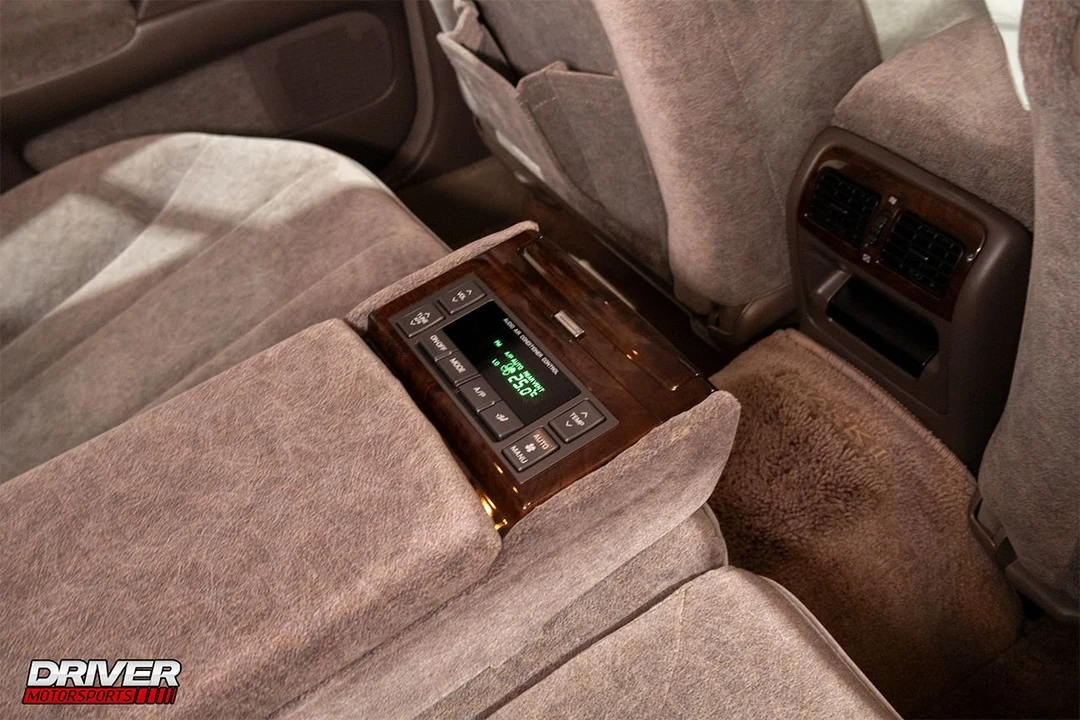 1996 Nissan Cima 3rd Gen - Image 17 of 27