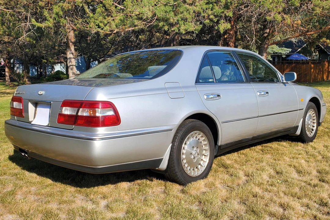 1996 Nissan Cima 3rd Gen - Image 4 of 31