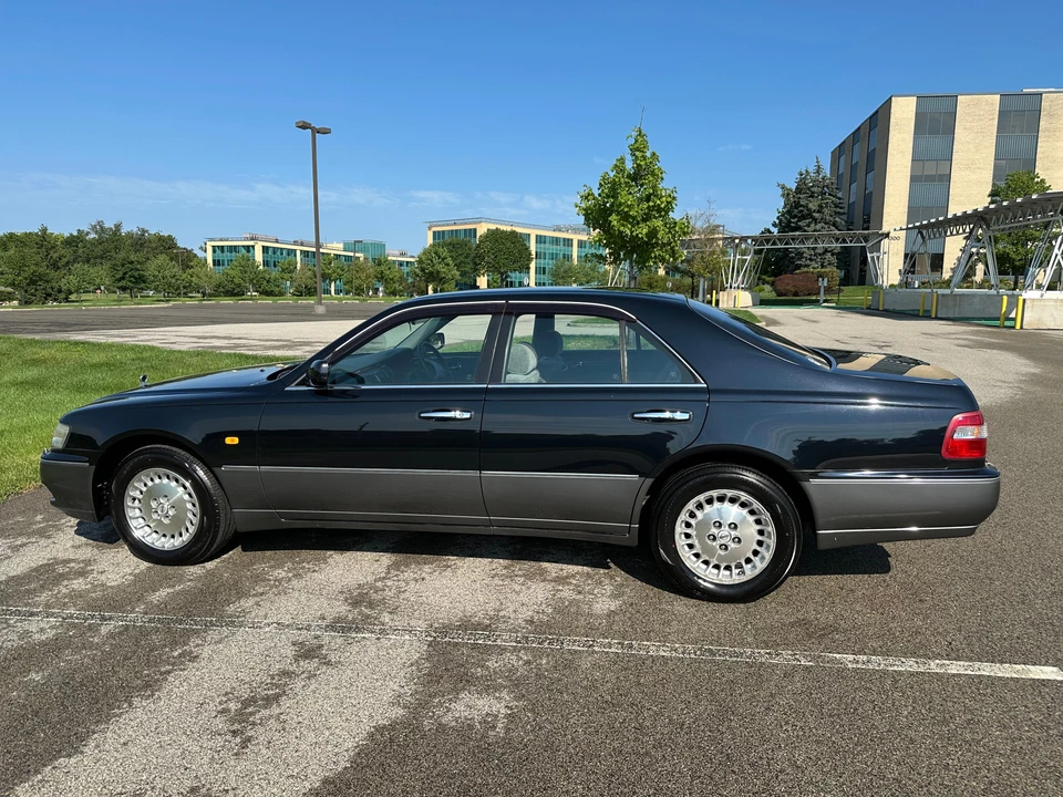 1996 Nissan Cima 3rd Gen - Image 10 of 31