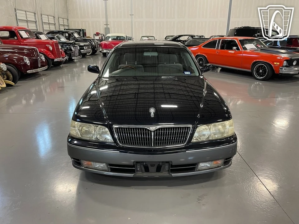 1996 Nissan Cima 3rd Gen - Image 4 of 12