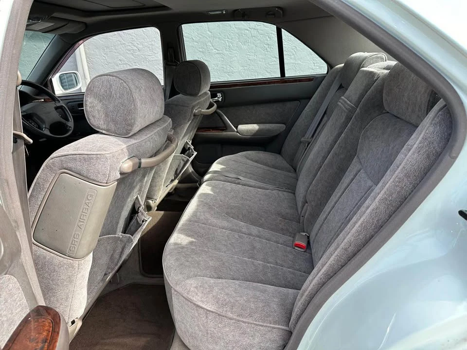 1996 Nissan Cima 3rd Gen - Image 18 of 20