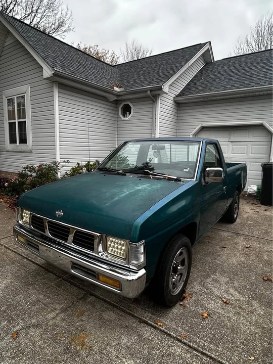 1996 Nissan Frontier - Image 2 of 6