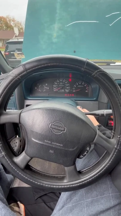 1996 Nissan Frontier - Image 6 of 6