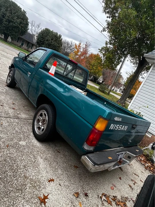 1996 Nissan Frontier - Image 3 of 6