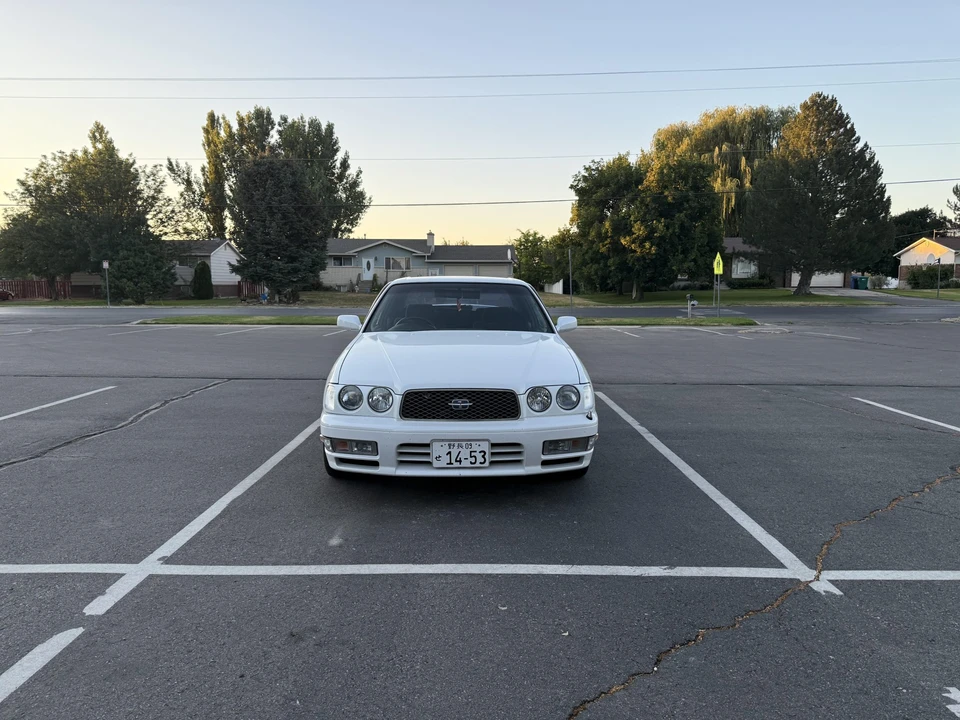 1996 Nissan Gloria 10th Gen - Image 3 of 31