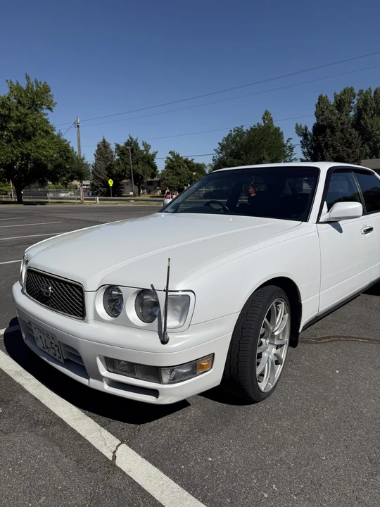 1996 Nissan Gloria 10th Gen - Image 12 of 31