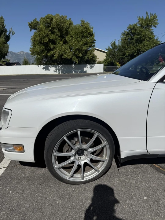 1996 Nissan Gloria 10th Gen - Image 14 of 31