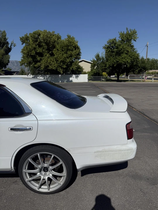 1996 Nissan Gloria 10th Gen - Image 16 of 31