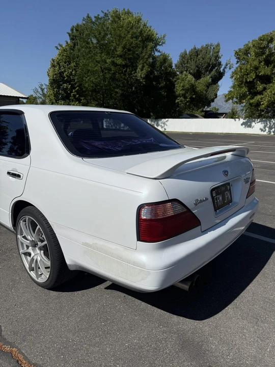 1996 Nissan Gloria 10th Gen - Image 22 of 31