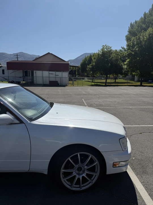 1996 Nissan Gloria 10th Gen - Image 19 of 31