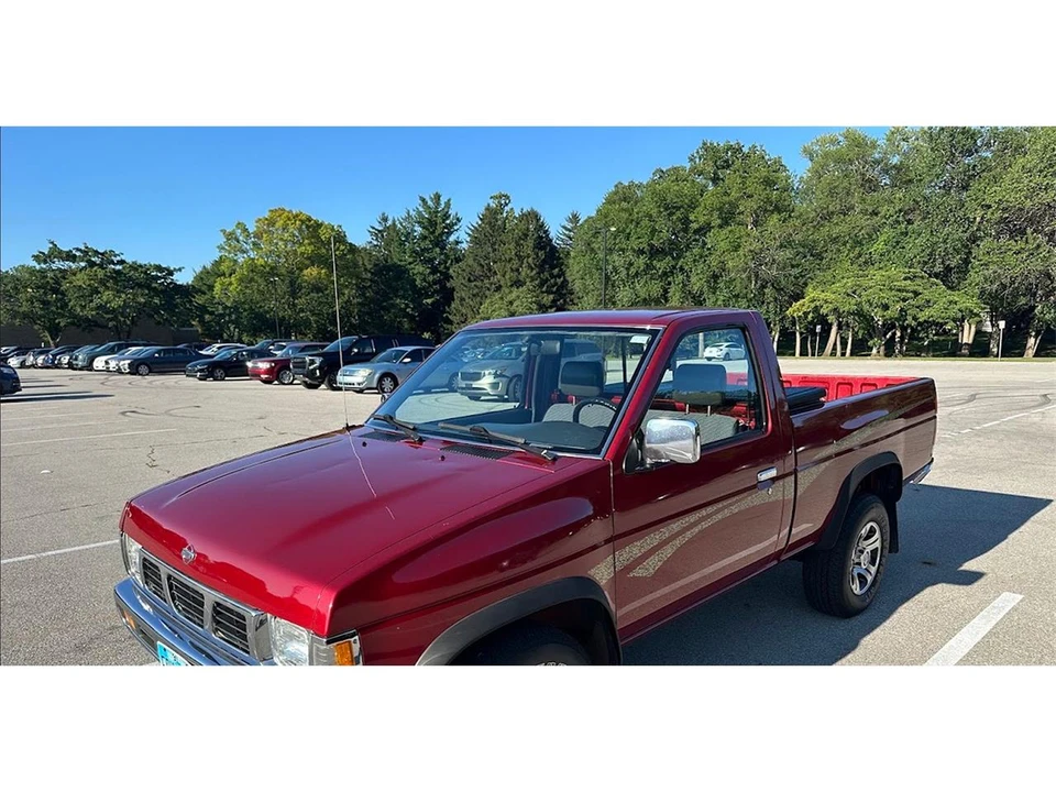 1996 Nissan Frontier - Image 2 of 28