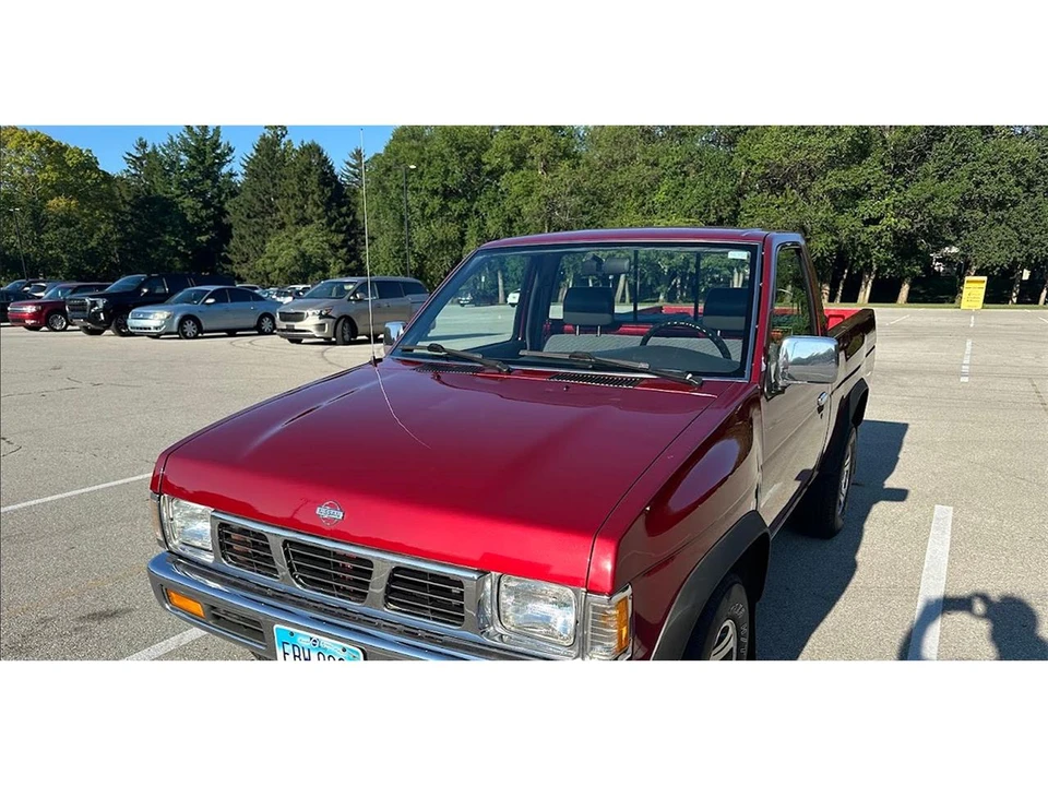 1996 Nissan Frontier - Image 3 of 28
