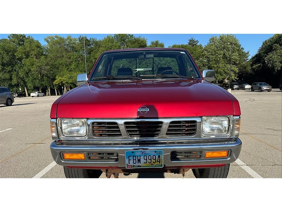 1996 Nissan Frontier - Image 4 of 28