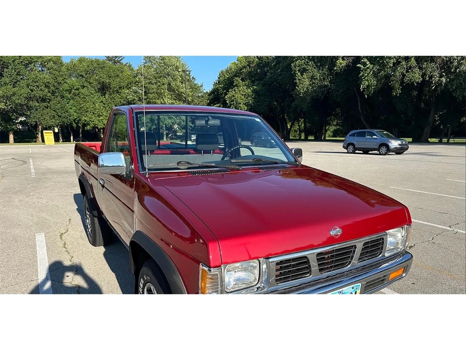 1996 Nissan Frontier - Image 5 of 28