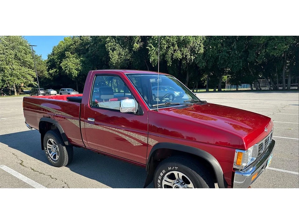 1996 Nissan Frontier - Image 6 of 28