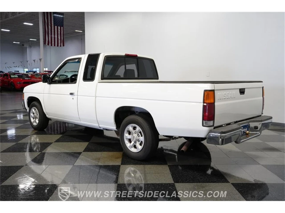 1996 Nissan Frontier - Image 8 of 31