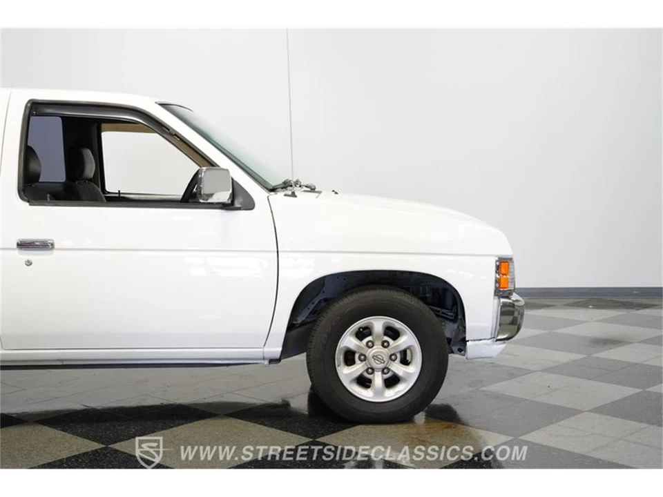1996 Nissan Frontier - Image 29 of 31
