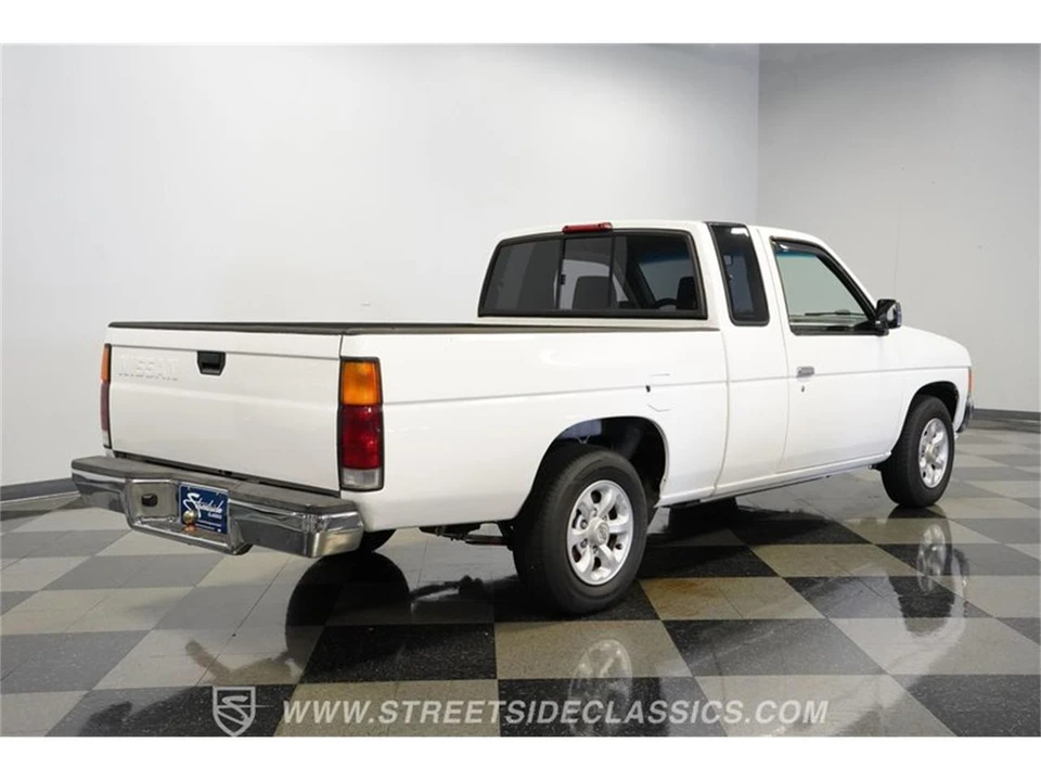 1996 Nissan Frontier - Image 11 of 31